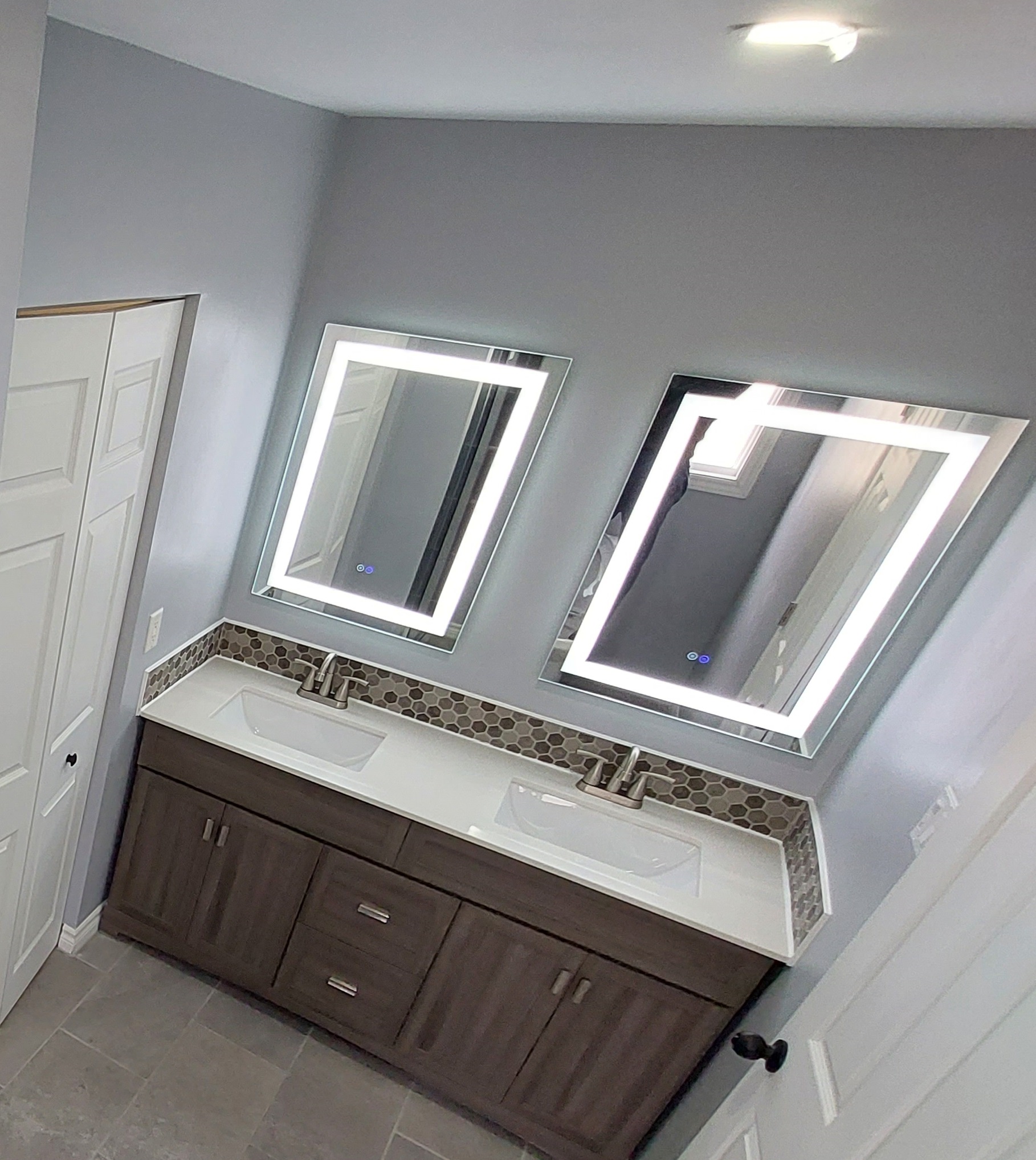 Expert LED Mirror Installation Services | Illuminate Your Space Today